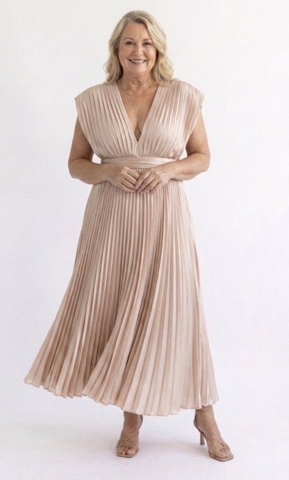 Ellis & Johnson™  | Timeless Pleated Midi Dress