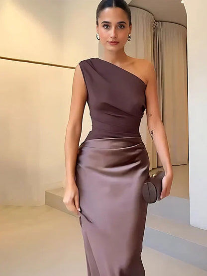 Ellis & Johnson™  | Maxi Dress with a Guilt in Satin